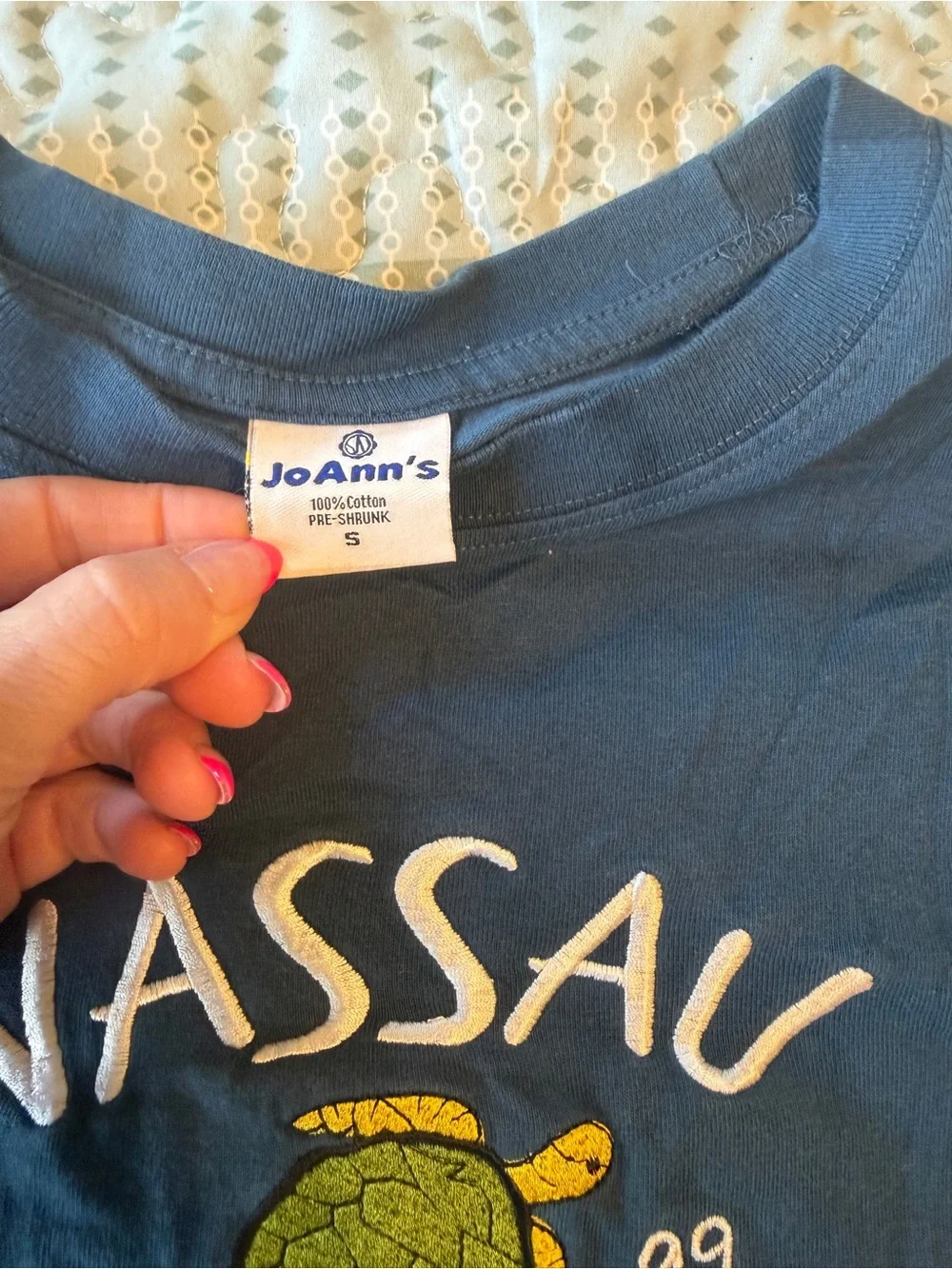 Nassau Bahamas Navy Short Sleeve Graphic Tee - Turtle Design - Picture 3 of 6